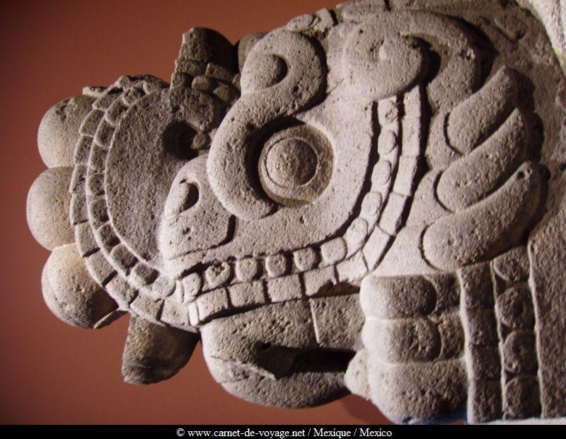 statue de pierre mexico mexique
